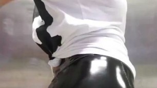touch that ass